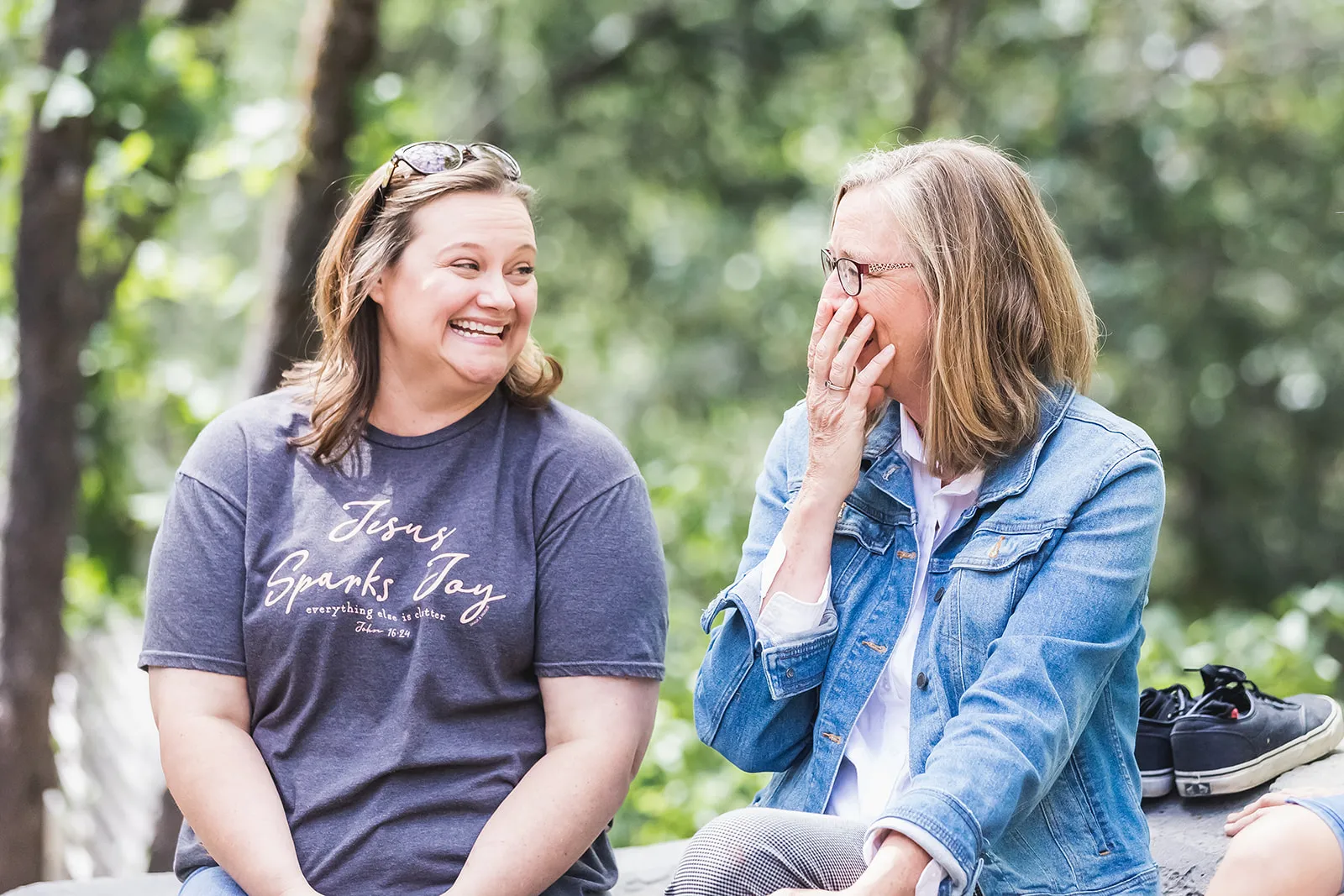 Brand photography photo clients enjoying time at Red Bench Retreat Center in Weimar CA